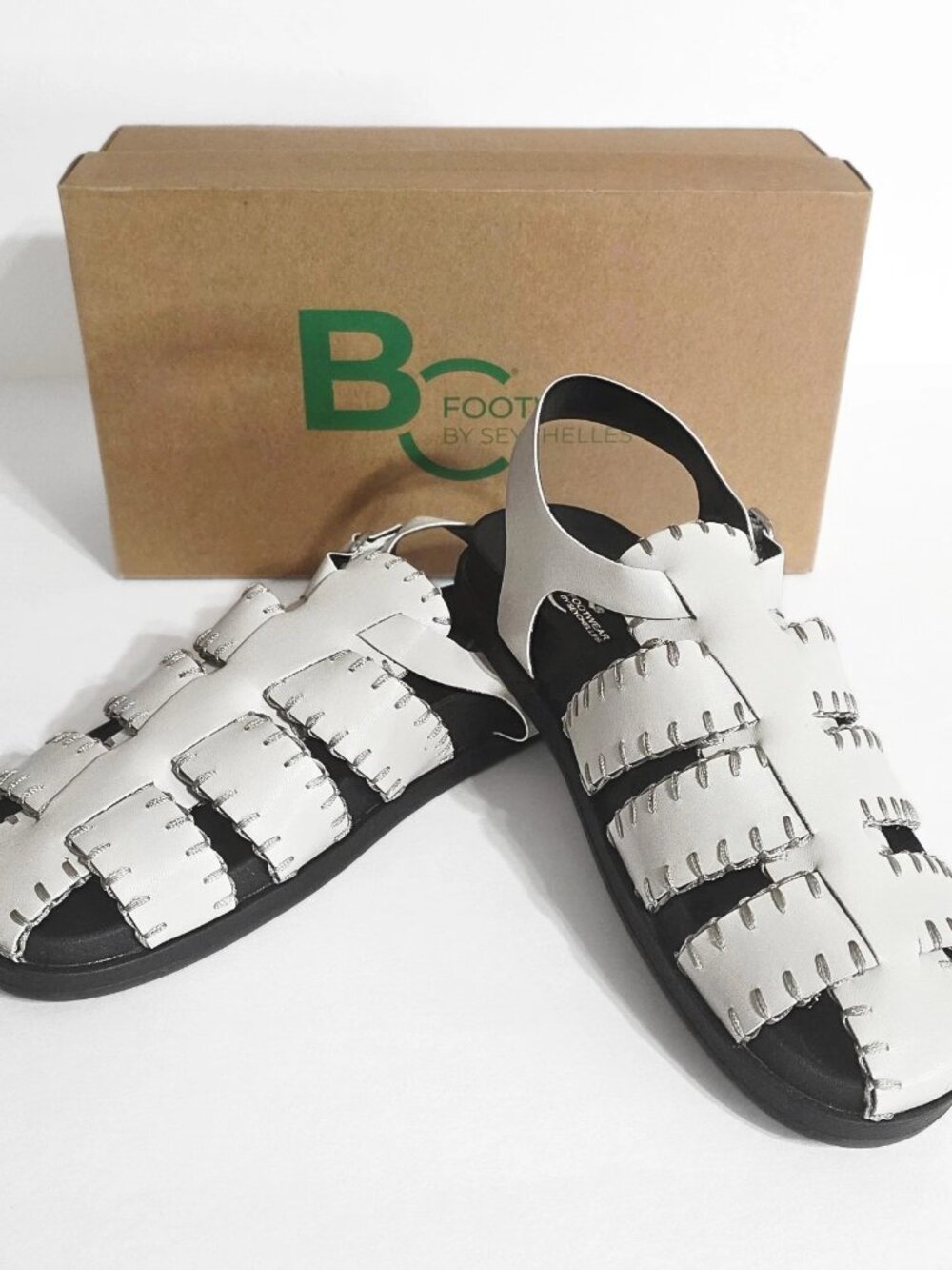 BC Footwear Jasmina Off White Vegan Leather Whipstitch Fisherman Sandals Size 9
